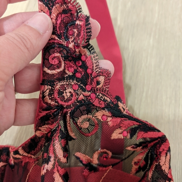 Soma black and red lace bra - Picture 10 of 10